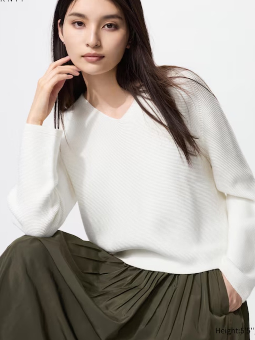 Uniqlo 3D KNIT COTTON RELAXED V NECK SWEATER Off White Cotton